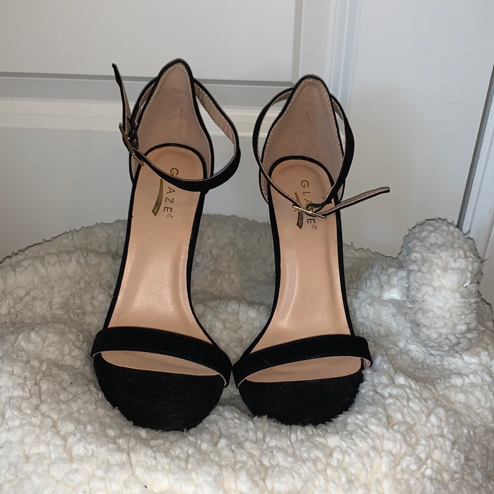 Black size 6 Heels